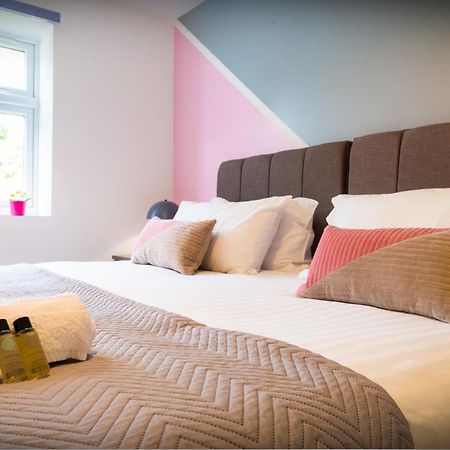The 'Pinky' - Beautiful 1 Bed Apartment In Hatfield - Free Parking - Near Uni & Business Park - Big Savings On Long Stays Luaran gambar